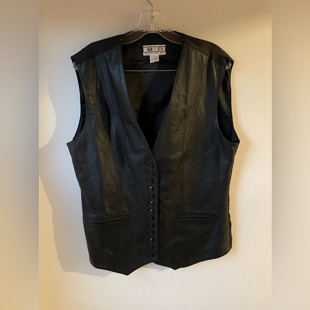 Vintage Leather Vest Matter of Defrees Button down Silky back Large